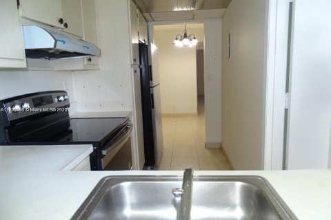 Condo in Hollywood, Florida, 1 bedroom  № 1794795 - photo 10
