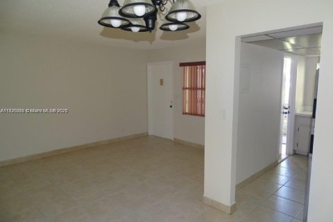 Condo in Hollywood, Florida, 1 bedroom  № 1794795 - photo 9