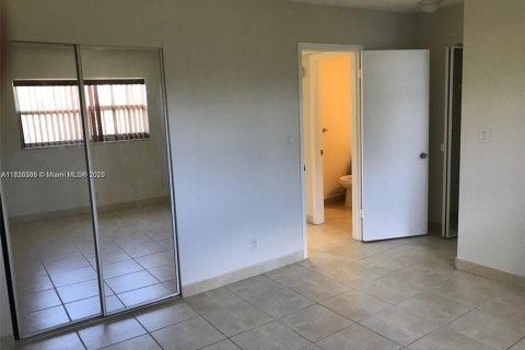 Condo in Hollywood, Florida, 1 bedroom  № 1794795 - photo 15