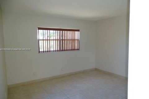 Condo in Hollywood, Florida, 1 bedroom  № 1794795 - photo 17