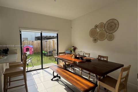 Townhouse in Homestead, Florida 3 bedrooms, 133.97 sq.m. № 1748127 - photo 4