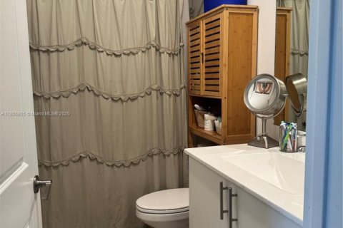 Townhouse in Homestead, Florida 3 bedrooms, 133.97 sq.m. № 1748127 - photo 13