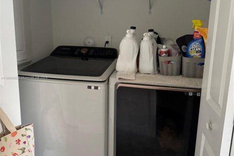 Townhouse in Homestead, Florida 3 bedrooms, 133.97 sq.m. № 1748127 - photo 18