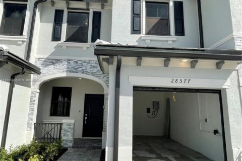 Townhouse in Homestead, Florida 3 bedrooms, 133.97 sq.m. № 1748127 - photo 1