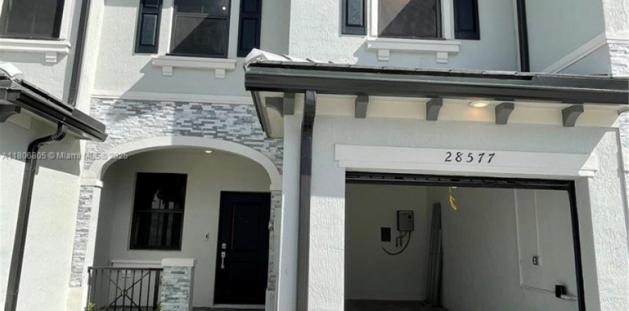 Townhouse in Homestead, Florida 3 bedrooms, 133.97 sq.m. № 1748127