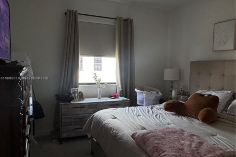 Townhouse in Homestead, Florida 3 bedrooms, 133.97 sq.m. № 1748127 - photo 15