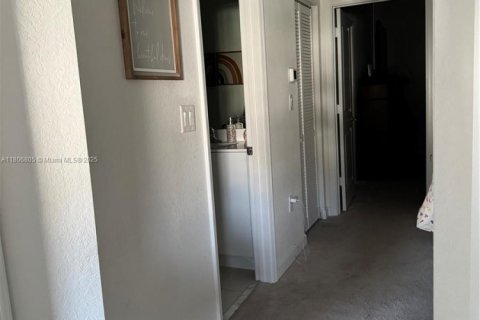 Townhouse in Homestead, Florida 3 bedrooms, 133.97 sq.m. № 1748127 - photo 10