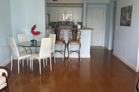 Condo in West Palm Beach, Florida, 2 bedrooms  № 1857091 - photo 12