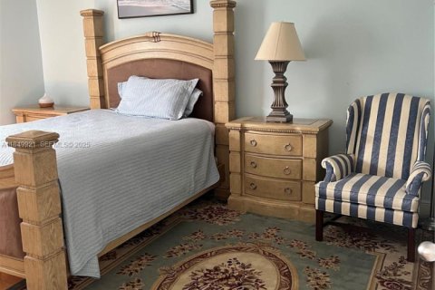 Condo in West Palm Beach, Florida, 2 bedrooms  № 1857091 - photo 10