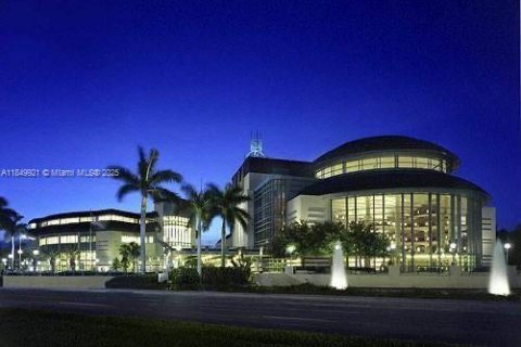 Condo in West Palm Beach, Florida, 2 bedrooms  № 1857091 - photo 1