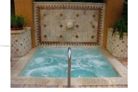 Condo in West Palm Beach, Florida, 2 bedrooms  № 1857091 - photo 3