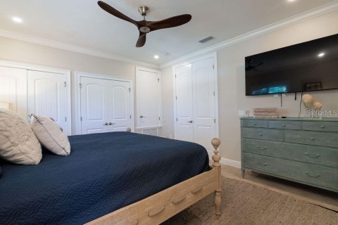 House in Holmes Beach, Florida 6 bedrooms, 273.78 sq.m. № 2099453 - photo 16