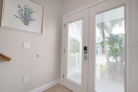 House in Holmes Beach, Florida 6 bedrooms, 273.78 sq.m. № 2099453 - photo 5