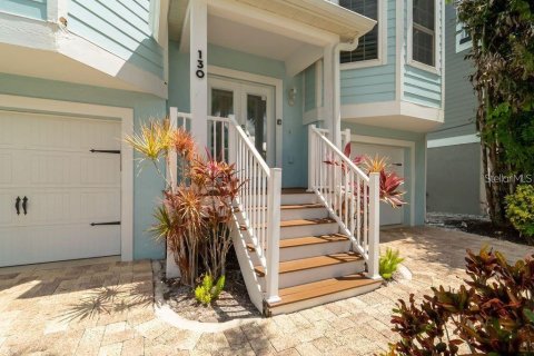 House in Holmes Beach, Florida 6 bedrooms, 273.78 sq.m. № 2099453 - photo 4