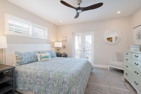 House in Holmes Beach, Florida 6 bedrooms, 273.78 sq.m. № 2099453 - photo 27