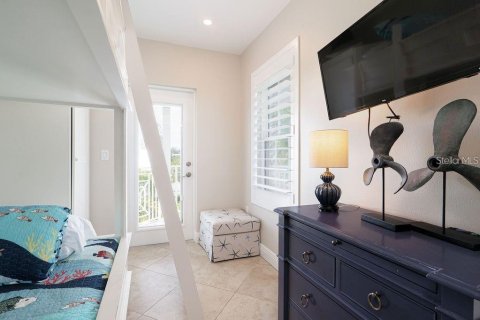 House in Holmes Beach, Florida 6 bedrooms, 273.78 sq.m. № 2099453 - photo 23