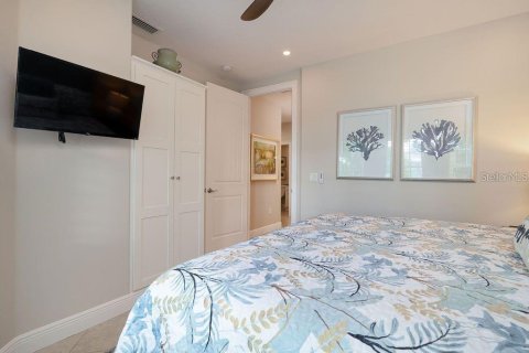 House in Holmes Beach, Florida 6 bedrooms, 273.78 sq.m. № 2099453 - photo 20