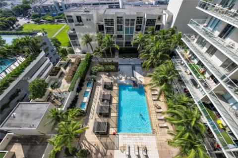 Condominio en alquiler en Miami, Florida, 1 dormitorio, 68.28 m2 № 2152425 - foto 30