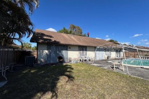 Купить виллу или дом в Майами, Флорида 4 спальни, 158.96м2, № 2049685 - фото 3