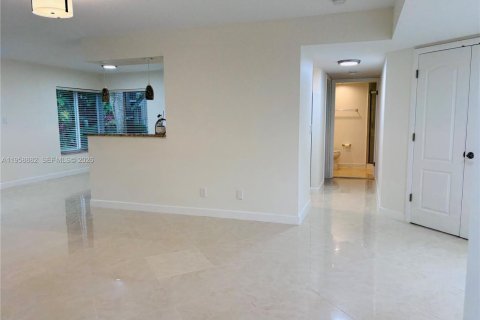 Condominio en venta en Plantation, Florida, 3 dormitorios, 139.73 m2 № 2017785 - foto 4