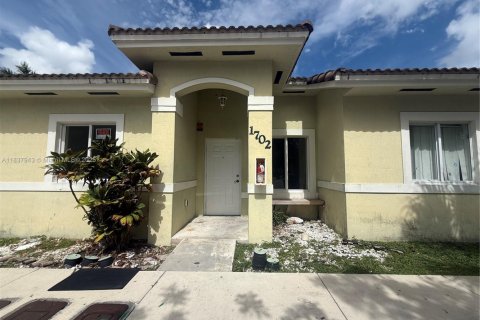 Condo in Homestead, Florida, 2 bedrooms  № 1888917 - photo 1