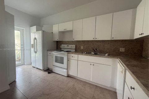 Condo in Homestead, Florida, 2 bedrooms  № 1888917 - photo 7
