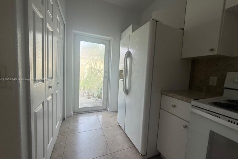 Condo in Homestead, Florida, 2 bedrooms  № 1888917 - photo 8