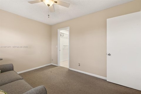 Copropriété à vendre à Pembroke Pines, Floride: 2 chambres, 125.51 m2 № 2036337 - photo 23