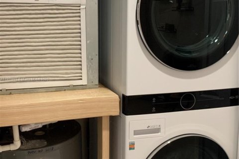 Condo in Stuart, Florida, 2 bedrooms  № 1953822 - photo 19