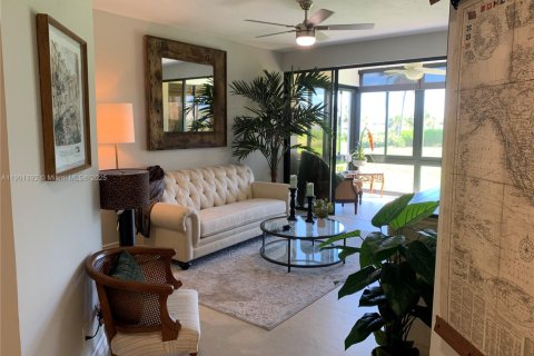 Condo in Stuart, Florida, 2 bedrooms  № 1953822 - photo 14