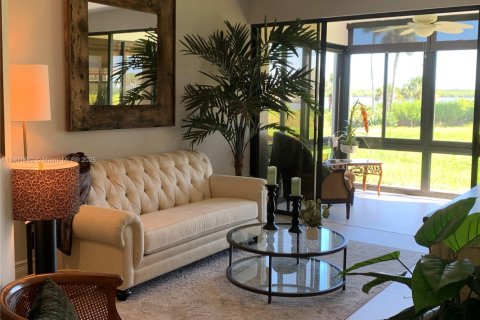 Condo in Stuart, Florida, 2 bedrooms  № 1953822 - photo 26
