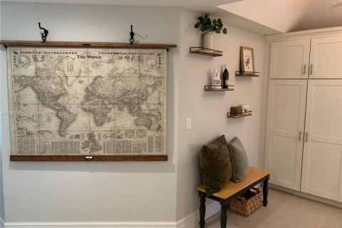 Condo in Stuart, Florida, 2 bedrooms  № 1953822 - photo 11