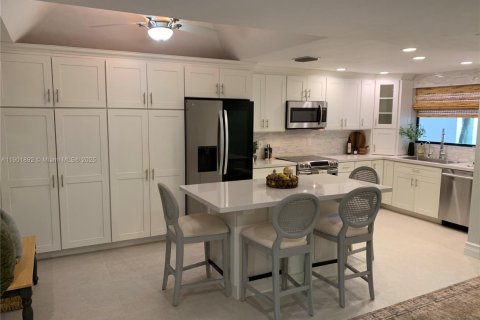 Condo in Stuart, Florida, 2 bedrooms  № 1953822 - photo 6