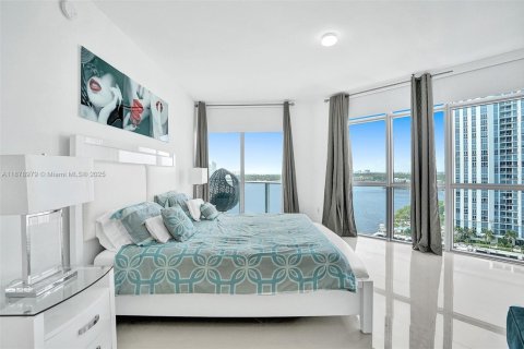 Copropriété à vendre à North Miami Beach, Floride: 2 chambres, 161.28 m2 № 1941603 - photo 5