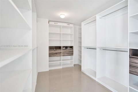Copropriété à vendre à North Miami Beach, Floride: 2 chambres, 161.28 m2 № 1941603 - photo 25