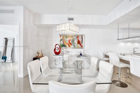 Copropriété à vendre à North Miami Beach, Floride: 2 chambres, 161.28 m2 № 1941603 - photo 13