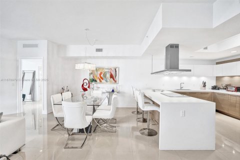 Copropriété à vendre à North Miami Beach, Floride: 2 chambres, 161.28 m2 № 1941603 - photo 3