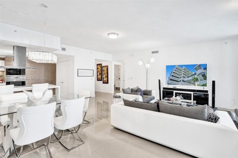 Copropriété à vendre à North Miami Beach, Floride: 2 chambres, 161.28 m2 № 1941603 - photo 20