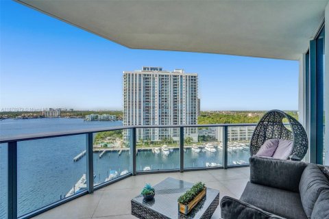 Copropriété à vendre à North Miami Beach, Floride: 2 chambres, 161.28 m2 № 1941603 - photo 1