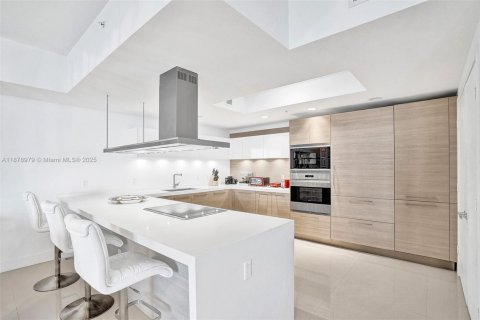 Copropriété à vendre à North Miami Beach, Floride: 2 chambres, 161.28 m2 № 1941603 - photo 2