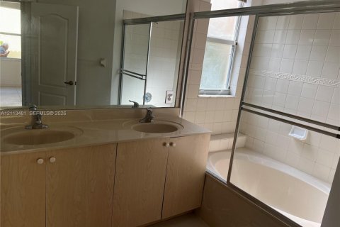 Купить виллу или дом в Хомстед, Флорида 3 спальни, 153.47м2, № 2434050 - фото 15