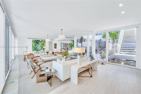 Copropriété à vendre à Surfside, Floride: 5 chambres, 514.21 m2 № 1942804 - photo 7