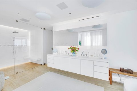 Copropriété à vendre à Surfside, Floride: 5 chambres, 514.21 m2 № 1942804 - photo 28