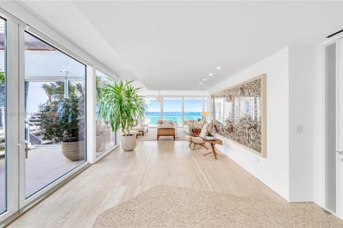 Copropriété à vendre à Surfside, Floride: 5 chambres, 514.21 m2 № 1942804 - photo 3