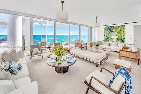Copropriété à vendre à Surfside, Floride: 5 chambres, 514.21 m2 № 1942804 - photo 1