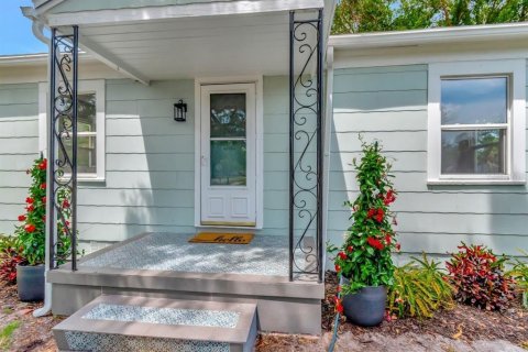 Villa ou maison à louer à Gulfport, Floride: 4 chambres, 130.43 m2 № 2102381 - photo 4