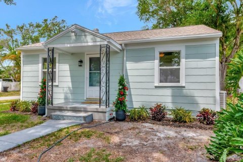 Villa ou maison à louer à Gulfport, Floride: 4 chambres, 130.43 m2 № 2102381 - photo 2