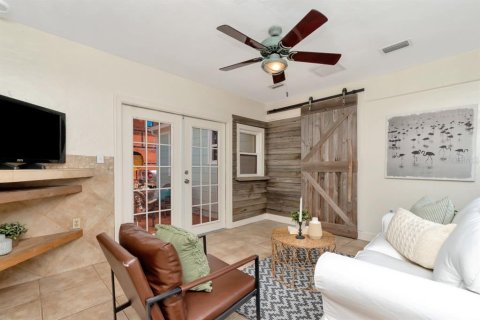 Villa ou maison à louer à Gulfport, Floride: 4 chambres, 130.43 m2 № 2102381 - photo 30