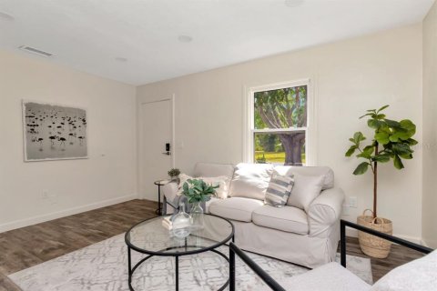 Villa ou maison à louer à Gulfport, Floride: 4 chambres, 130.43 m2 № 2102381 - photo 11