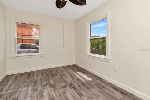 Villa ou maison à louer à Gulfport, Floride: 4 chambres, 130.43 m2 № 2102381 - photo 27